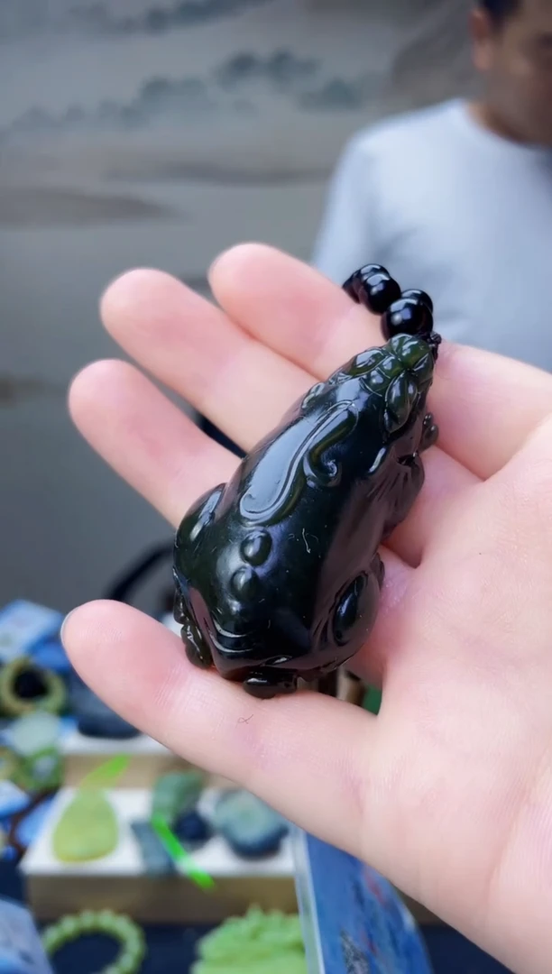 和田玉未镶嵌颈饰1