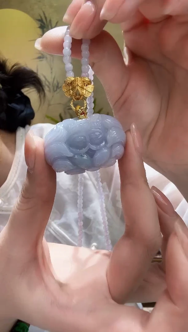 颈饰未镶嵌翡翠吊坠