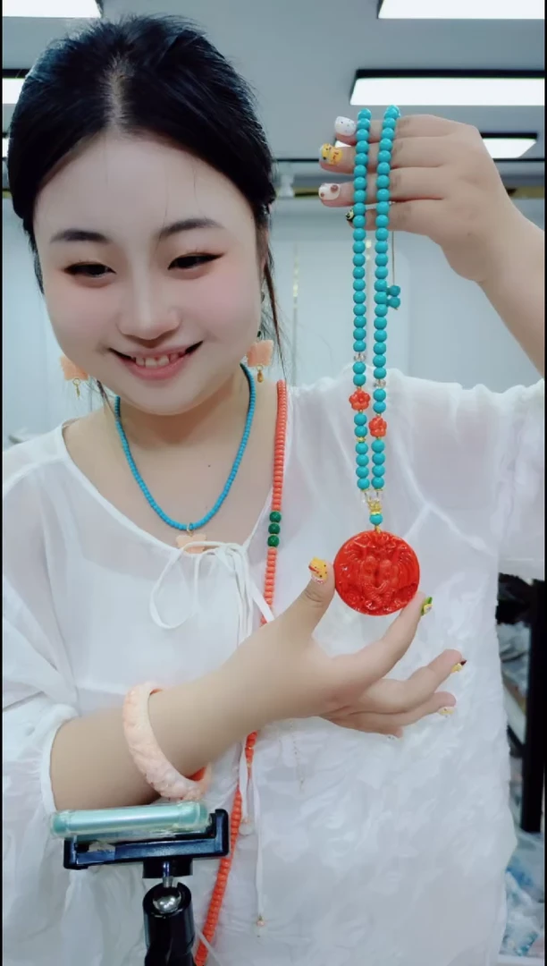 树脂制品2333蓝链红圆牌