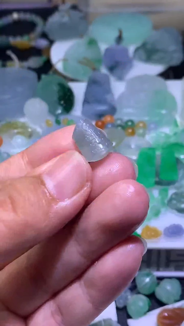 未镶嵌定制翡翠毛货