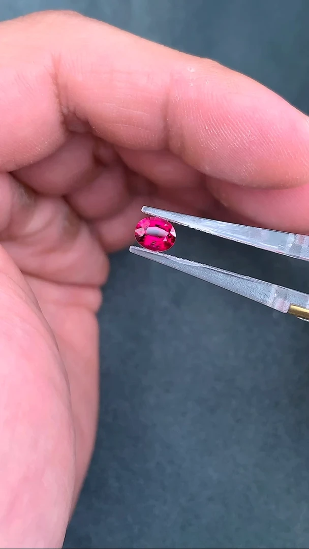 未镶嵌裸石碧玺0.68克拉