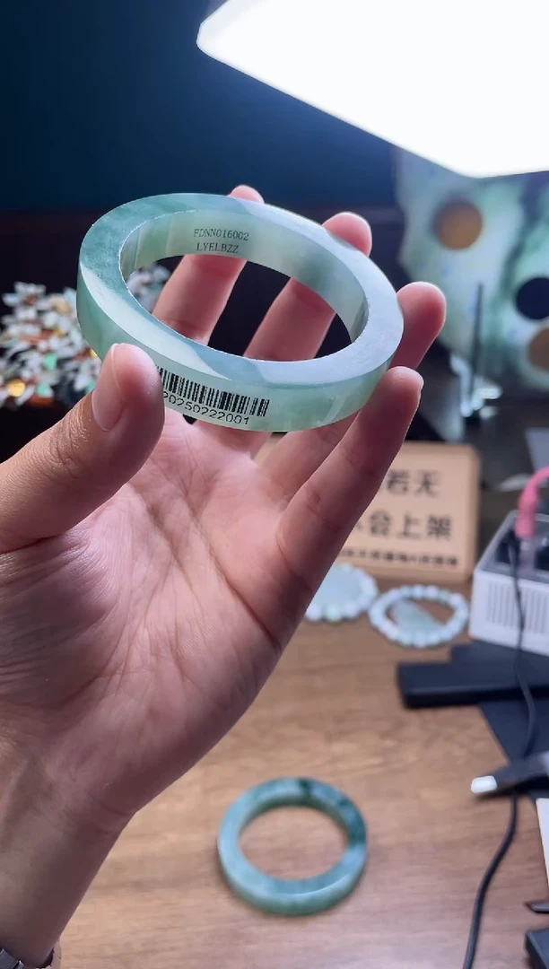 【闪购商品】定制翡翠手镯未镶嵌定制