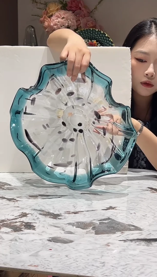 蓝色荷叶琉璃小果盘