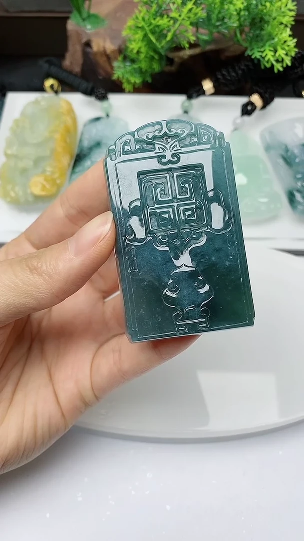 【闪购商品】翡翠颈饰未镶嵌