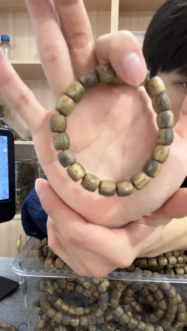 【闪购商品】沉香木手串1.0九九沉鼓珠单圈9克+ 多样性发其一