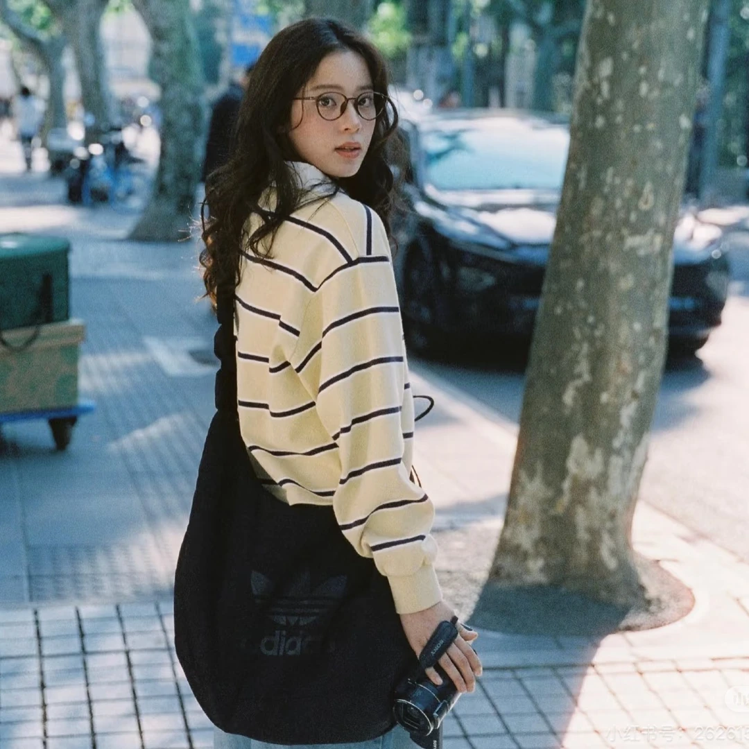 adidas三叶草时尚黑色经典潮流运动斜挎单肩云朵包JP0145