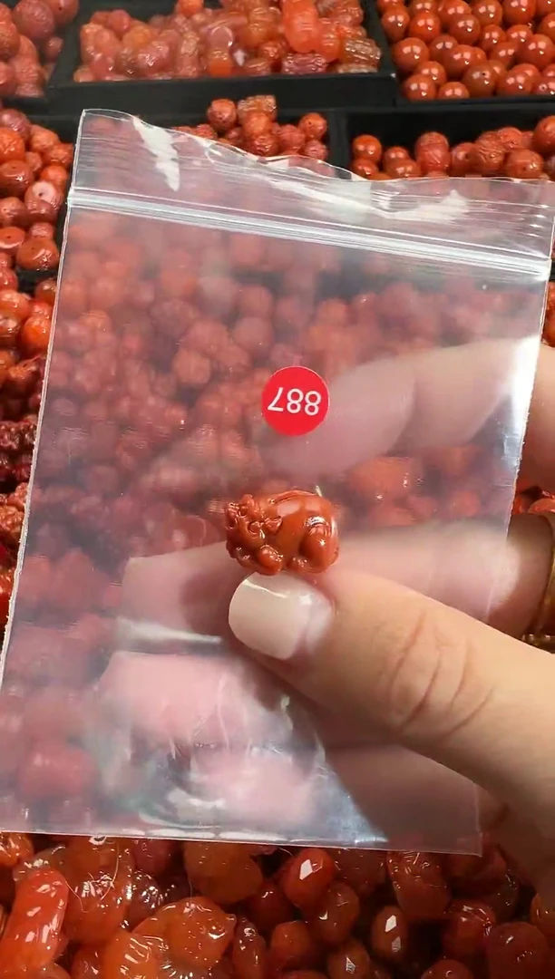 颈饰未镶嵌南红玛瑙1