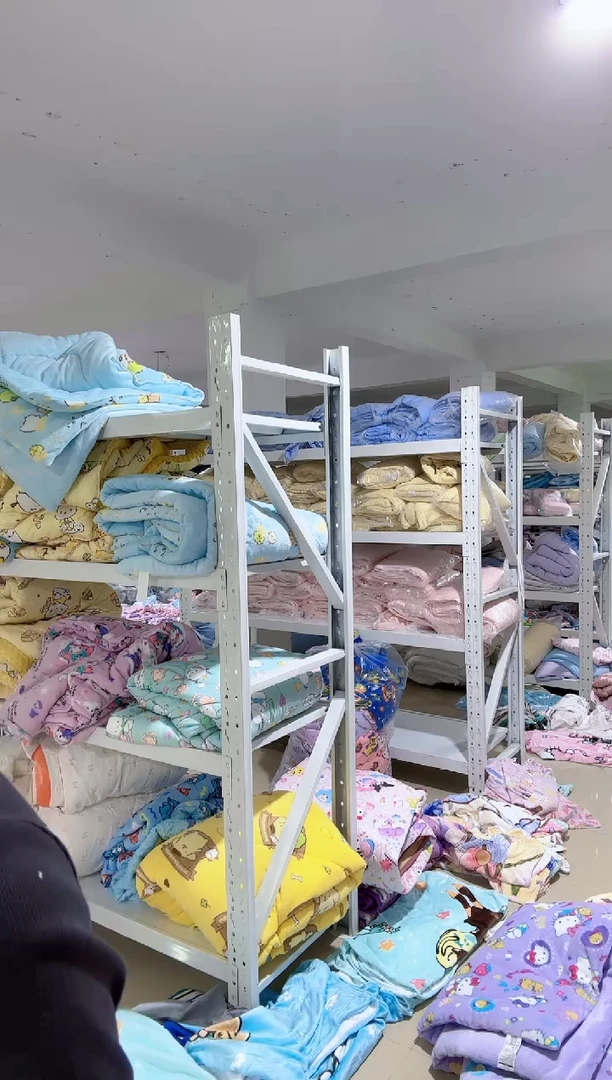 红色kt绒被套  150*200  破洞款