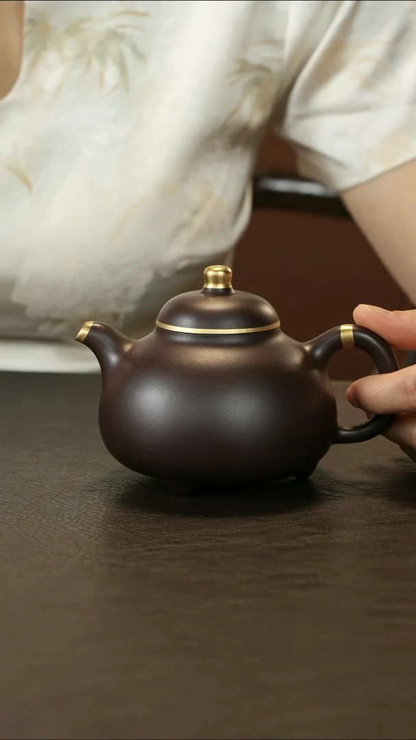 茶壶紫砂范敬荣 老紫泥 三足乳鼎 250cc