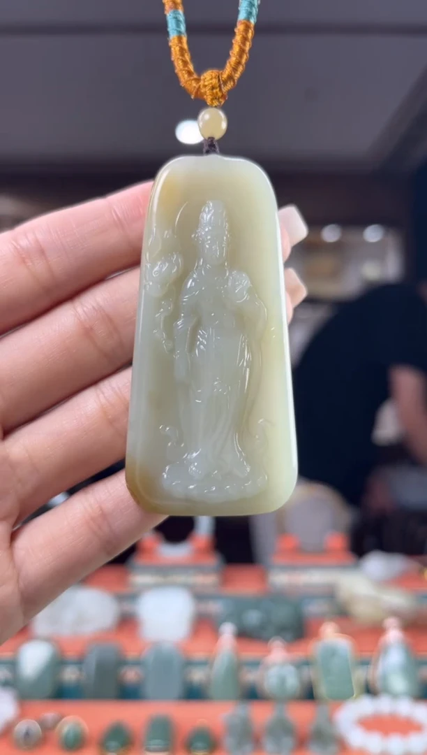 颈饰未镶嵌和田玉佩佩