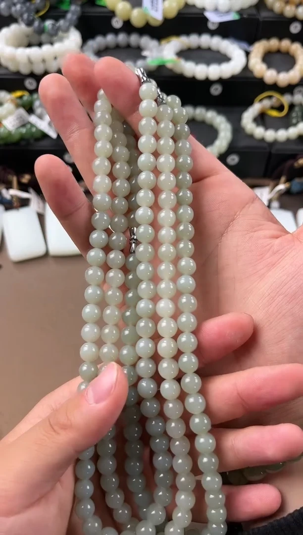 【闪购商品】和田玉项链未镶嵌女神节福利项链卡8微色差多样性发货