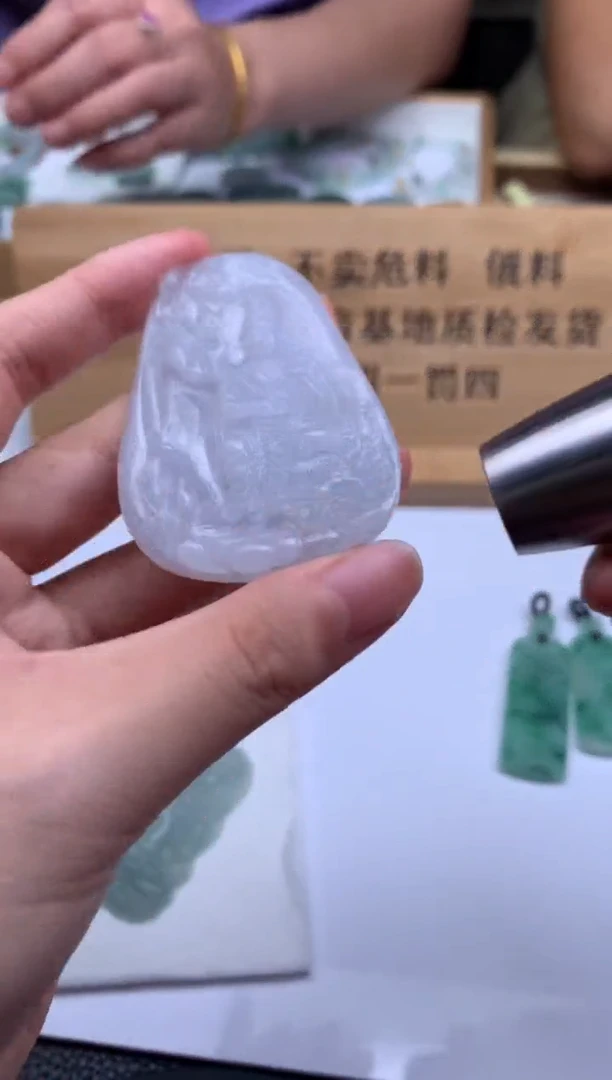 未镶嵌定制翡翠爆****美上车