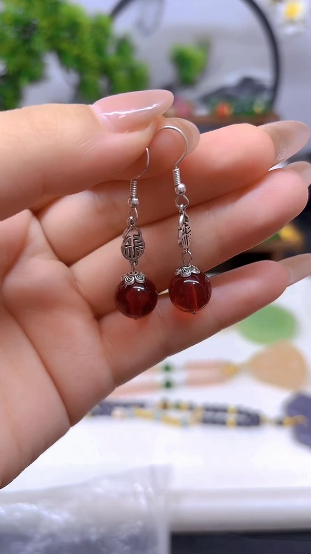 银S925镶嵌血珀耳饰E576