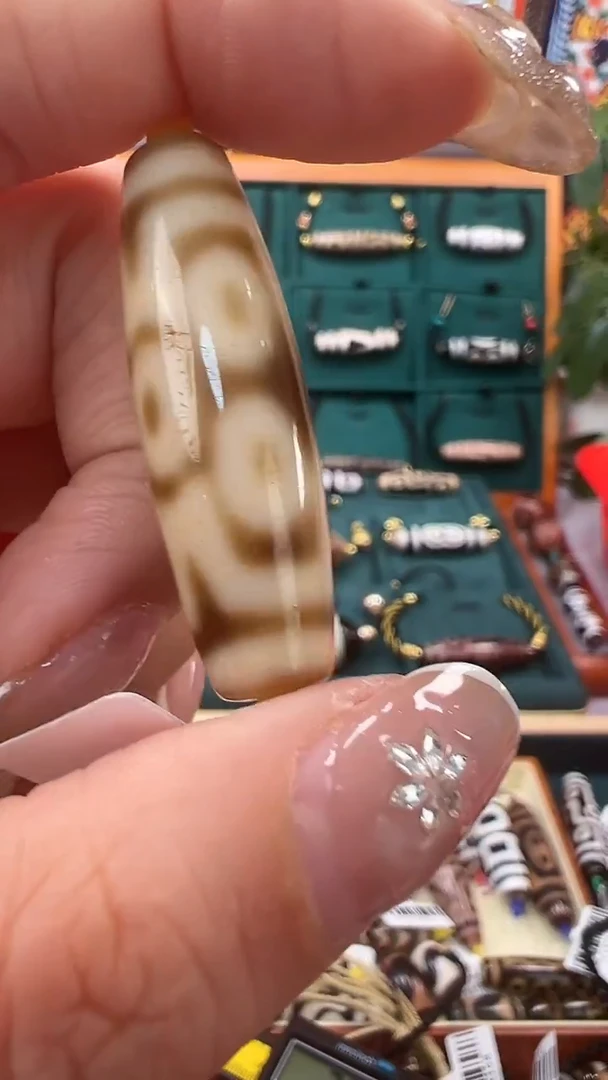 玛瑙/玉髓（覆膜）颈饰未镶嵌29.（微瑕）