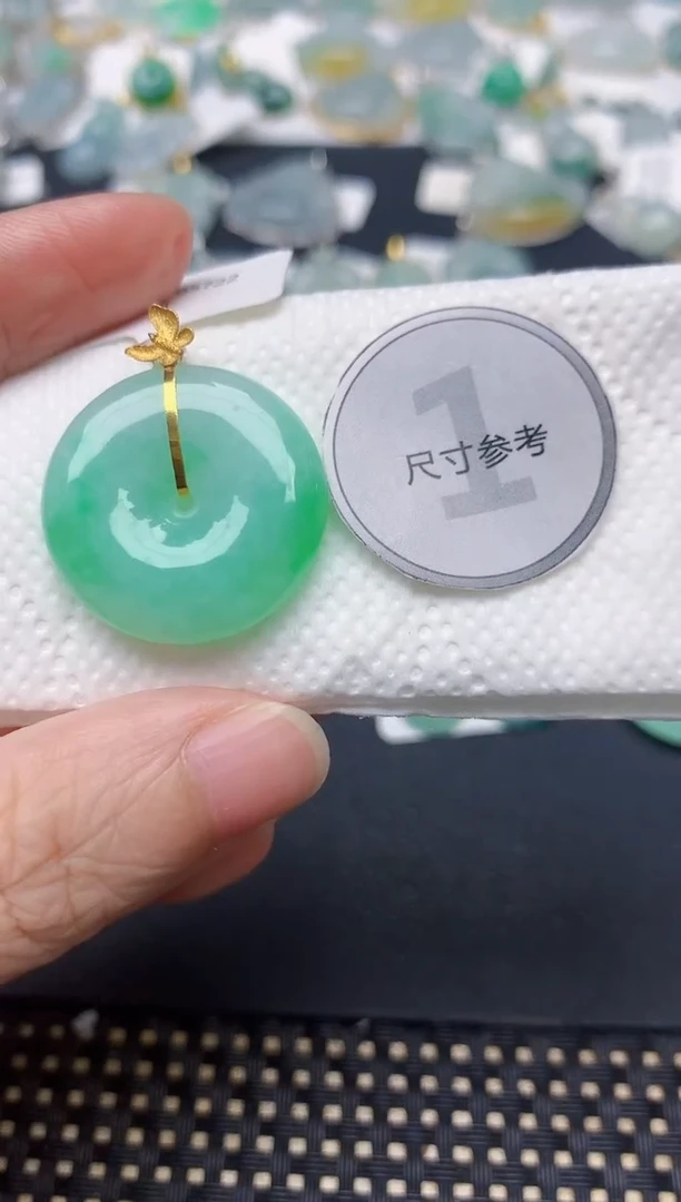 颈饰18K金镶嵌翡翠天然缅甸A货翡翠