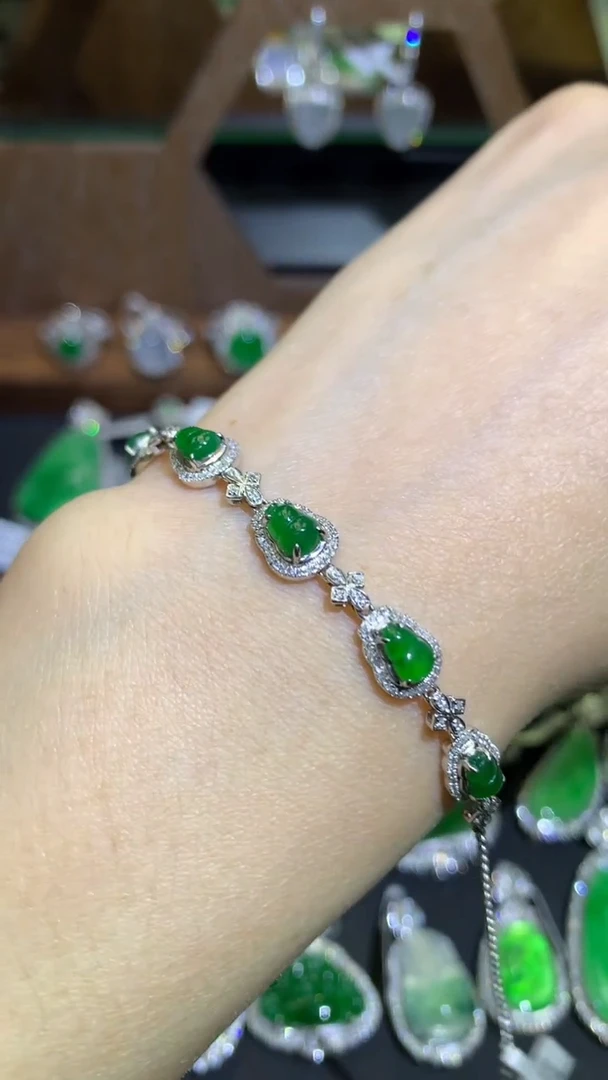 翡翠18K金镶嵌吊坠(不含链)手链
