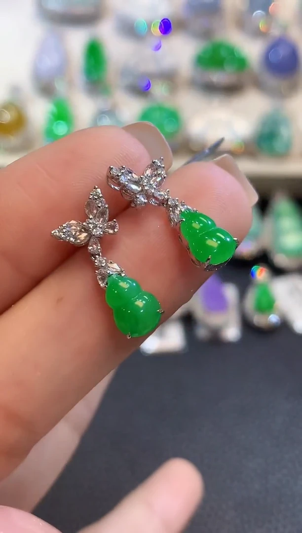 18K金镶嵌翡翠耳饰C18