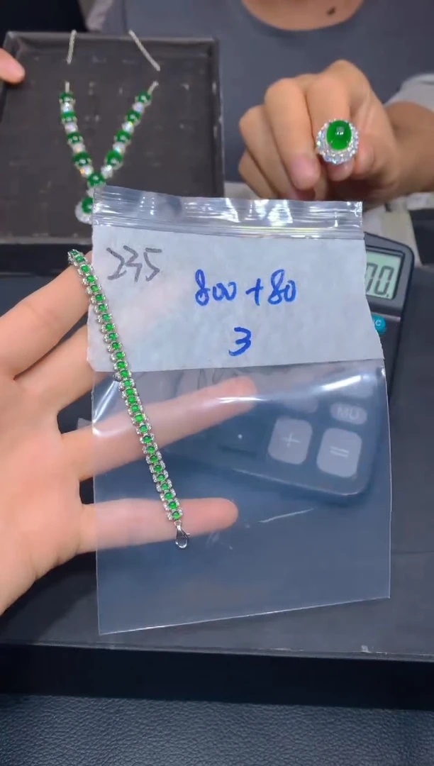 【闪购商品】定制翡翠未镶嵌235手链多样性拍一发一毛货定制抛光