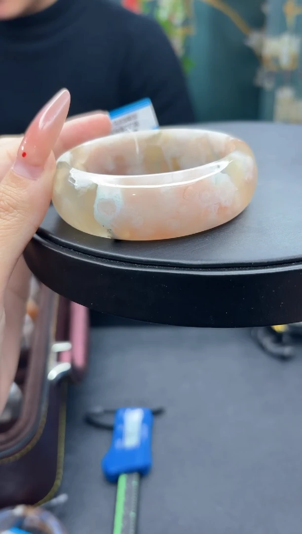 【闪购商品】石英质玉手镯未镶嵌783（58圈）