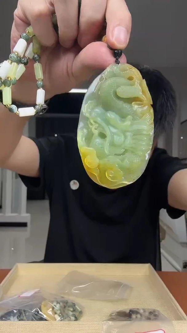 未镶嵌岫玉其它多样性发货一件