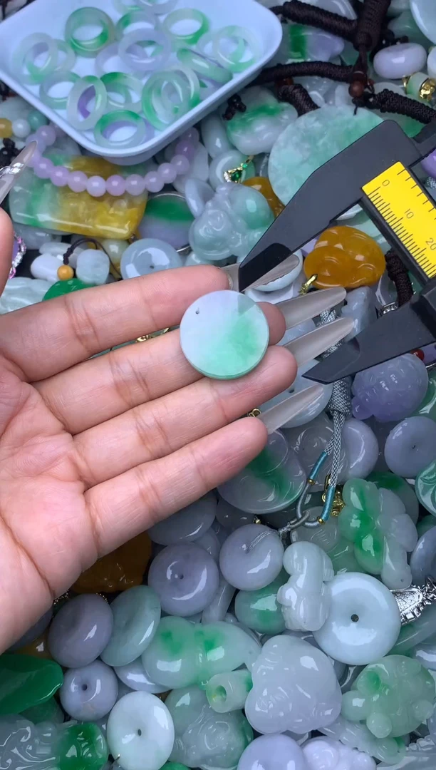 翡翠未镶嵌颈饰天然缅甸翡翠吊坠