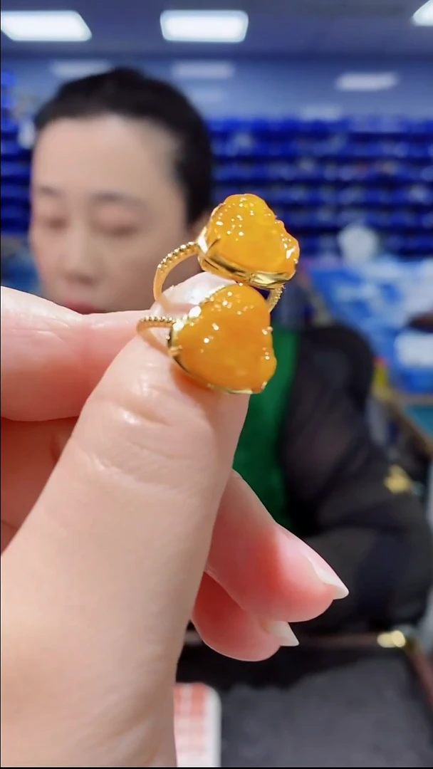 银S925镶嵌琥珀戒指多样性发货发其一