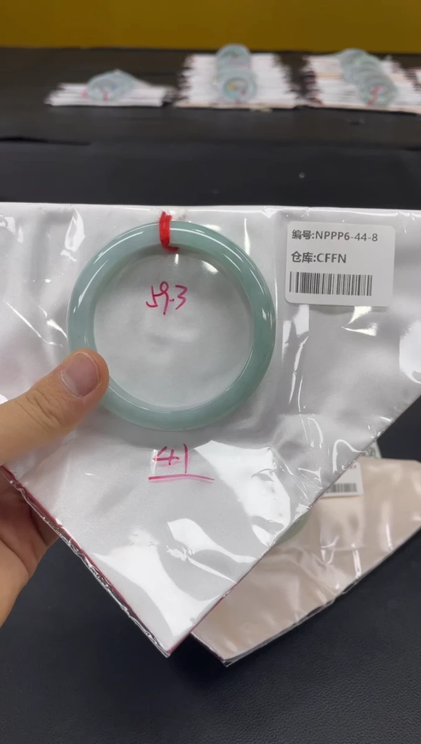 未镶嵌手镯翡翠翡翠手镯