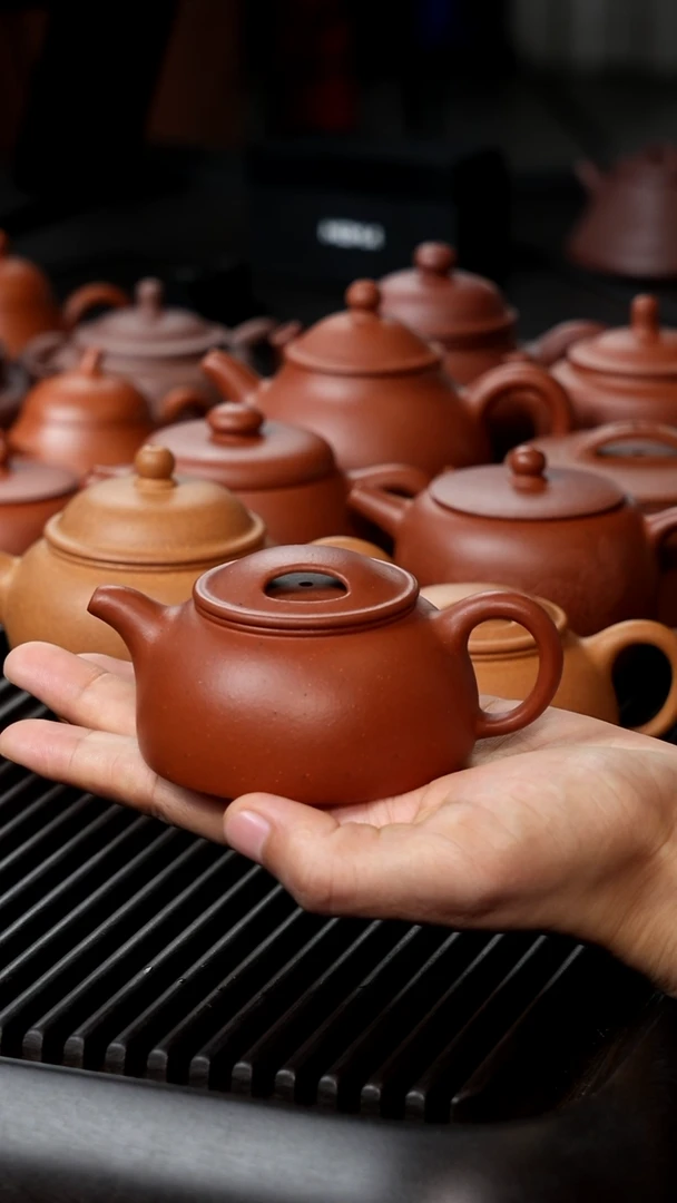 茶壶紫砂红泥牛盖微瑕半手100