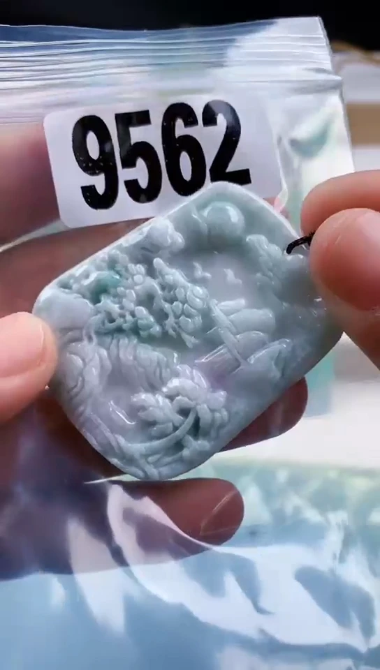 【闪购商品】翡翠挂件未镶嵌天然翡翠吊坠挂件