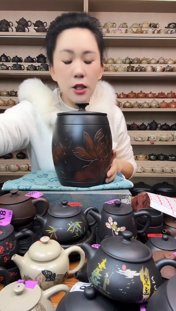 壶瑕疵茶叶罐  41 编号 荷花高柱