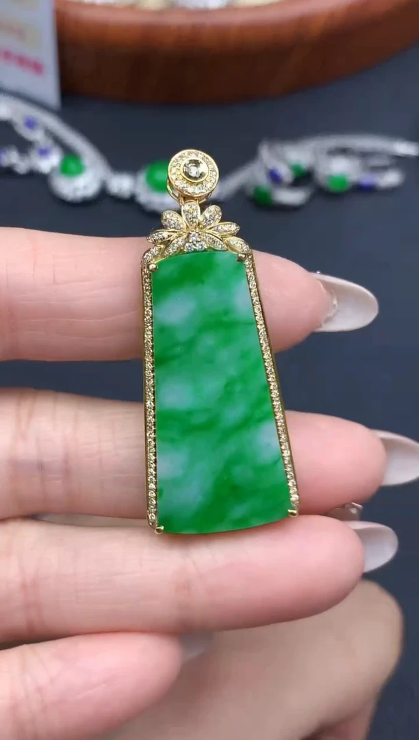 颈饰18K金镶嵌翡翠清*142-中国好珍宝