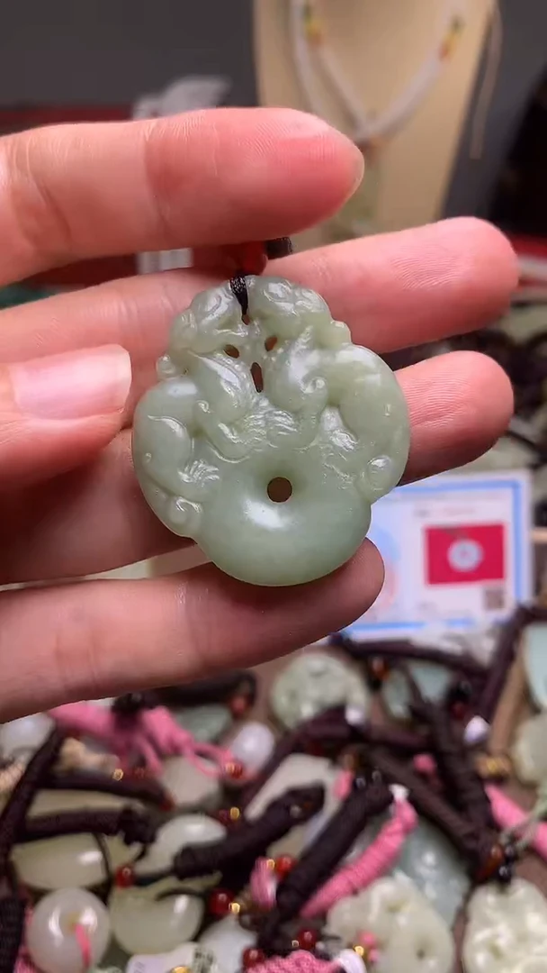颈饰未镶嵌和田玉新疆料青海料清水和田玉吊坠