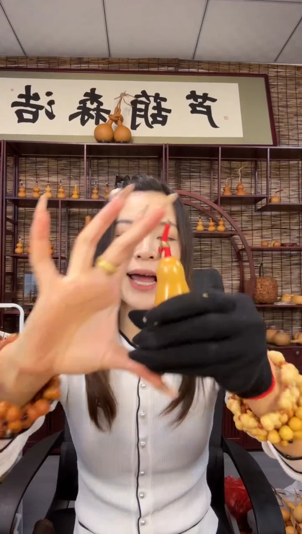 C****O精品粗嘴八宝葫芦