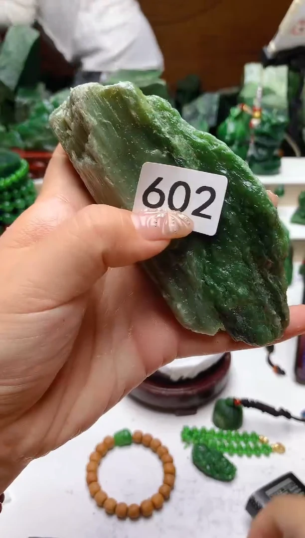未镶嵌和田玉（碧玉）珠宝半成品1