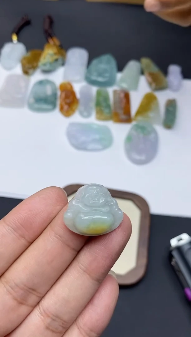 颈饰未镶嵌翡翠1