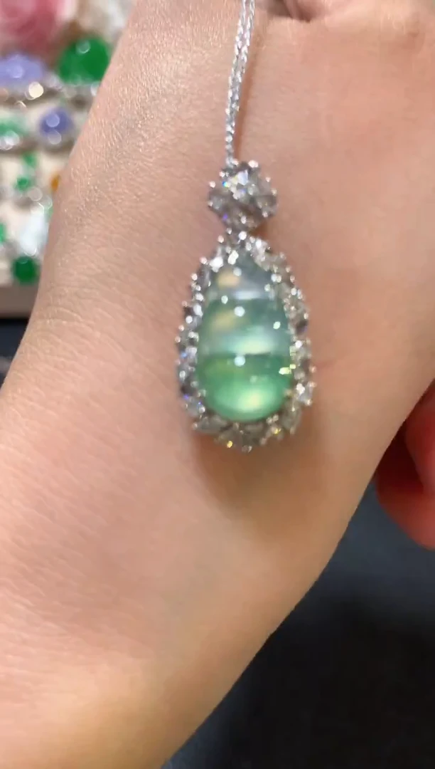 吊坠(不含链)18K金镶嵌翡翠z102