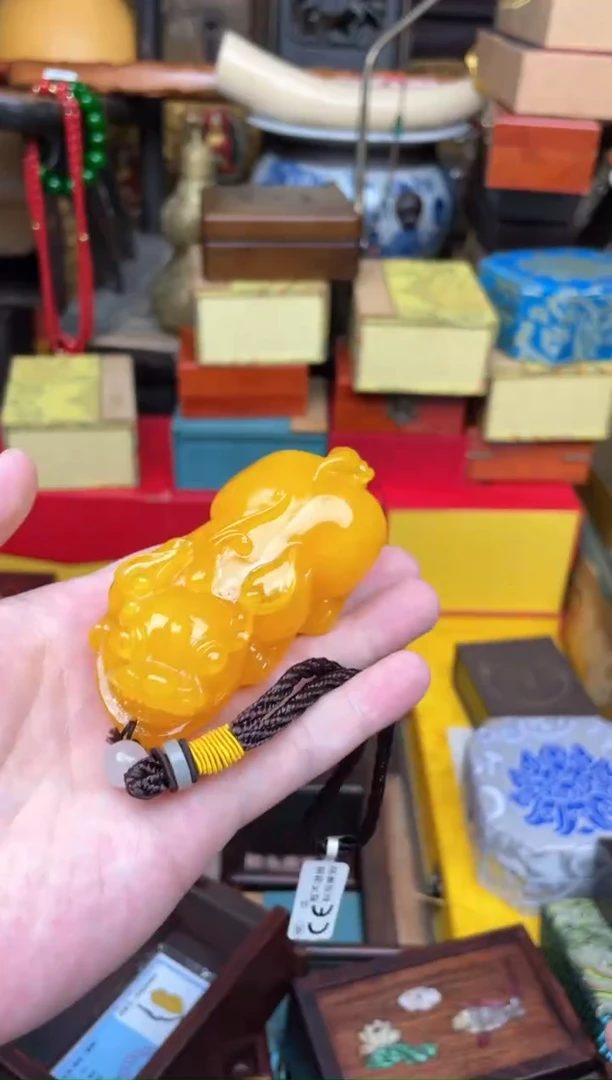 未镶嵌吊坠(赠链)琥珀-------------蜜蜡貔貅