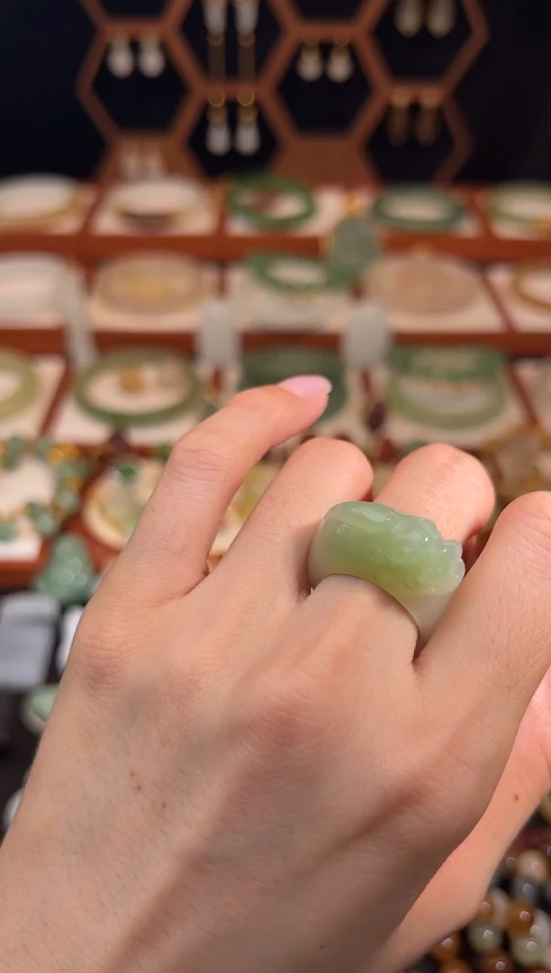 未镶嵌戒指和田玉16
