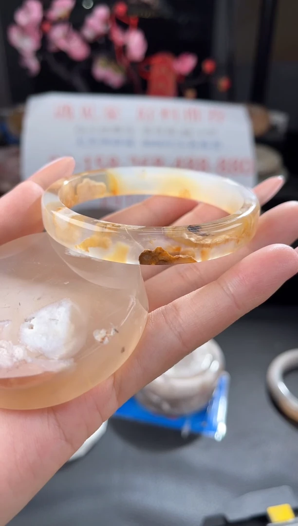 【闪购商品】石英质玉手镯未镶嵌59