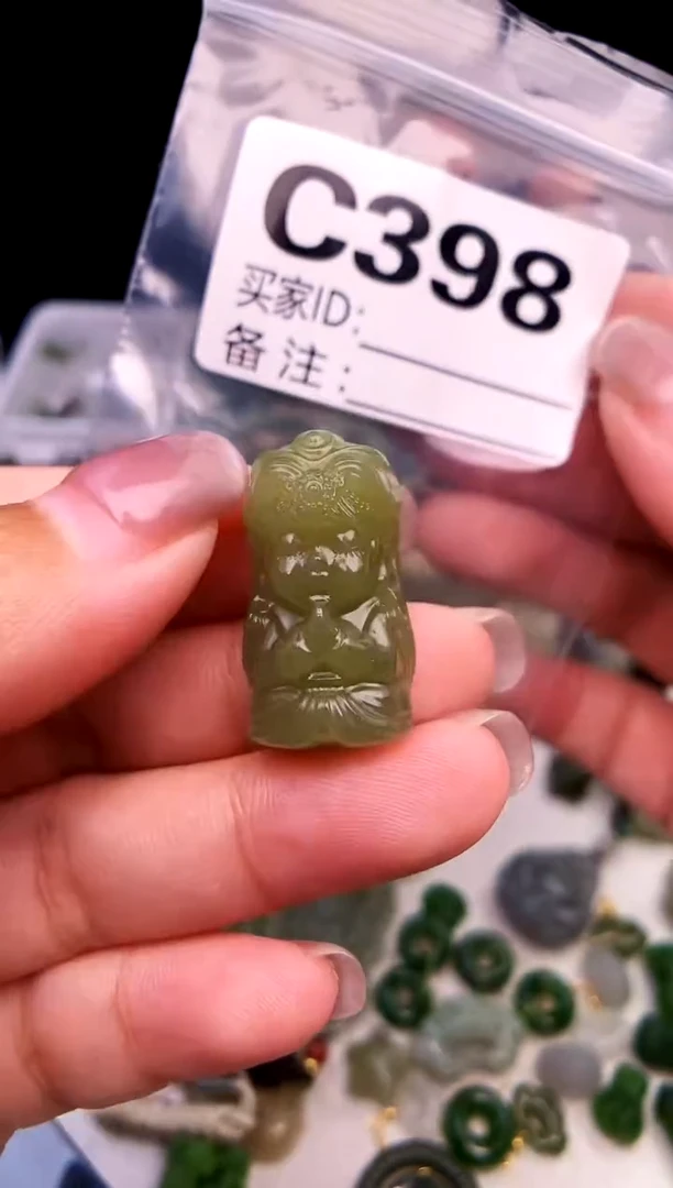 颈饰未镶嵌和田玉1