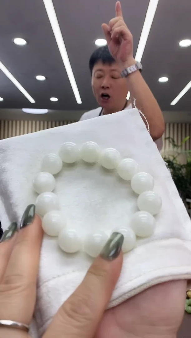 未镶嵌手链和田玉手串