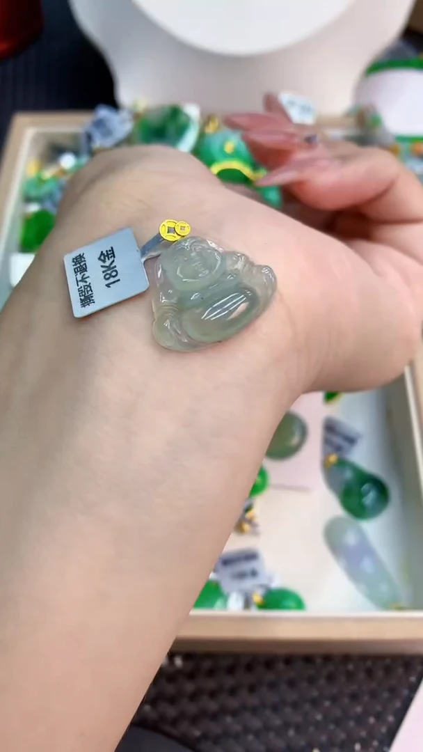 翡翠18K金镶嵌吊坠(不含链)1