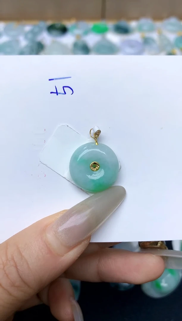 【闪购商品】翡翠颈饰18K金镶嵌天然A货翡翠