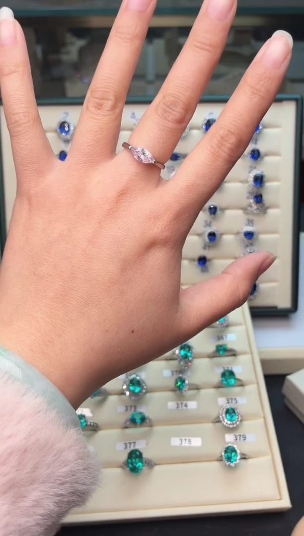 银S925镶嵌戒指绿柱石（摩根石）00