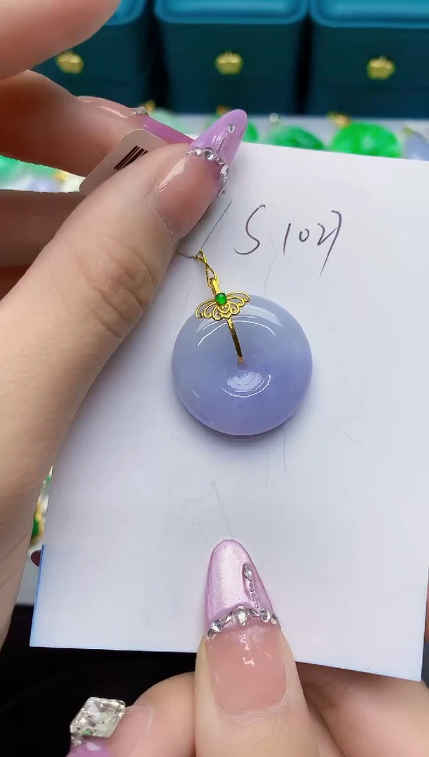 翡翠18K金镶嵌颈饰缅甸天然翡翠a货