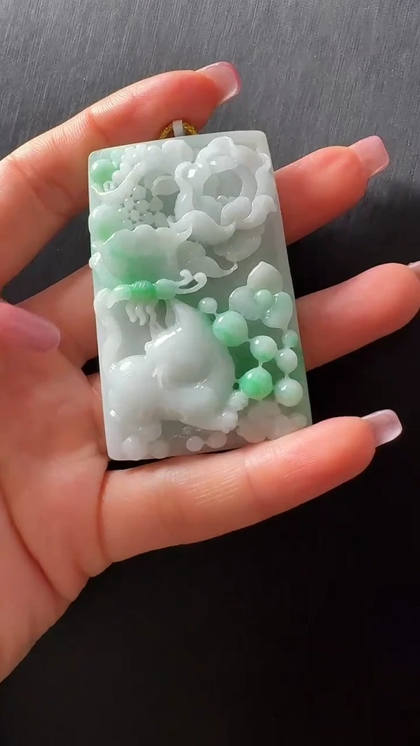 颈饰未镶嵌翡翠耄耋