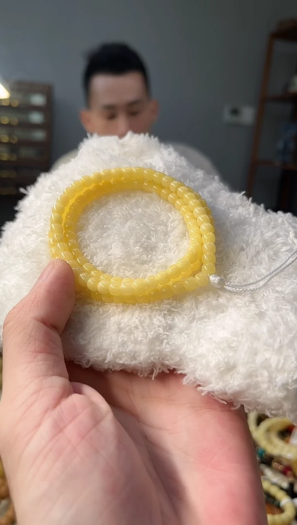 裸石琥珀未镶嵌梅**恼琥珀蜜蜡