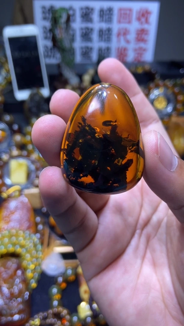 琥珀未镶嵌珠宝奇石吊坠