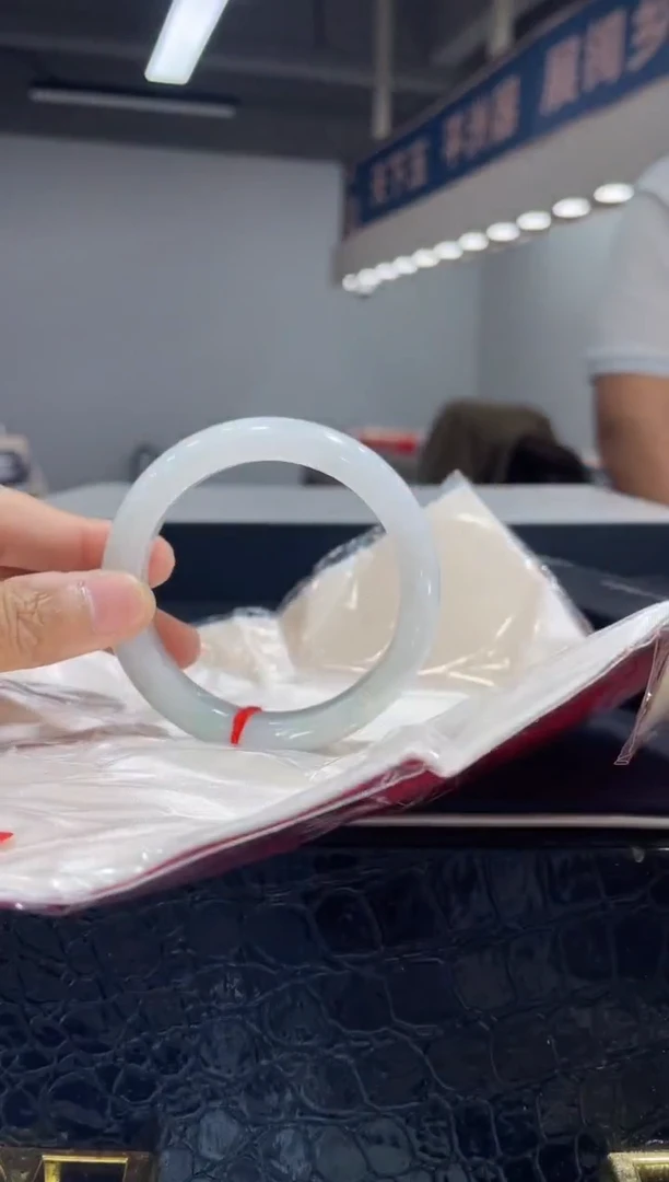 未镶嵌手镯翡翠7 5556