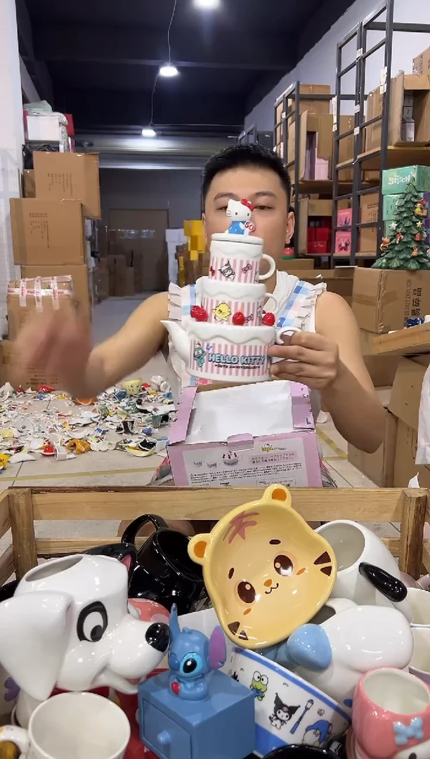 瓷片原盒kt猫50周年茶壶套组